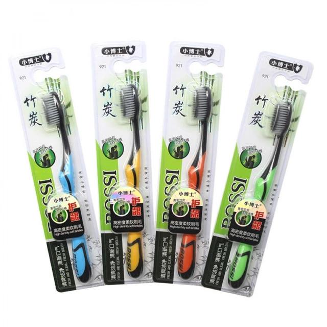 Bàn chải đánh răng làm từ than hoạt tính Hàn Quốc 921, bàn chải Bossi - màu ngẫu nhiên