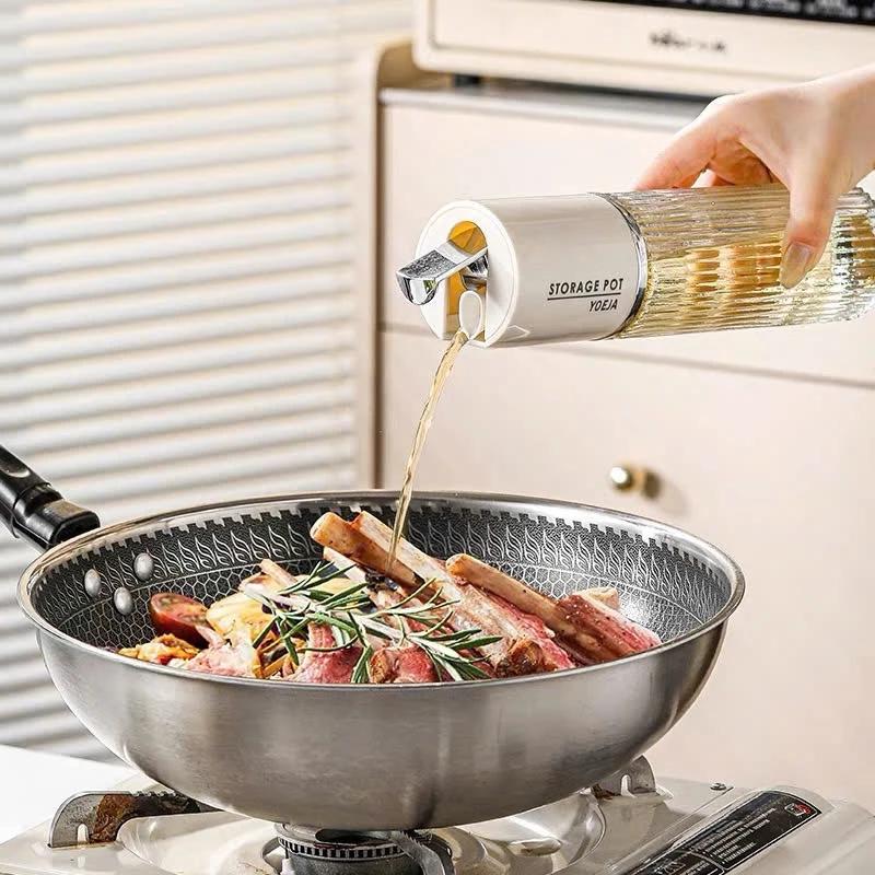 Bình đựng dầu ăn nắp tự đóng mở 500ml YOEJA (in chữ) - chai dầu ăn thủy tinh cao cấp sang trọng