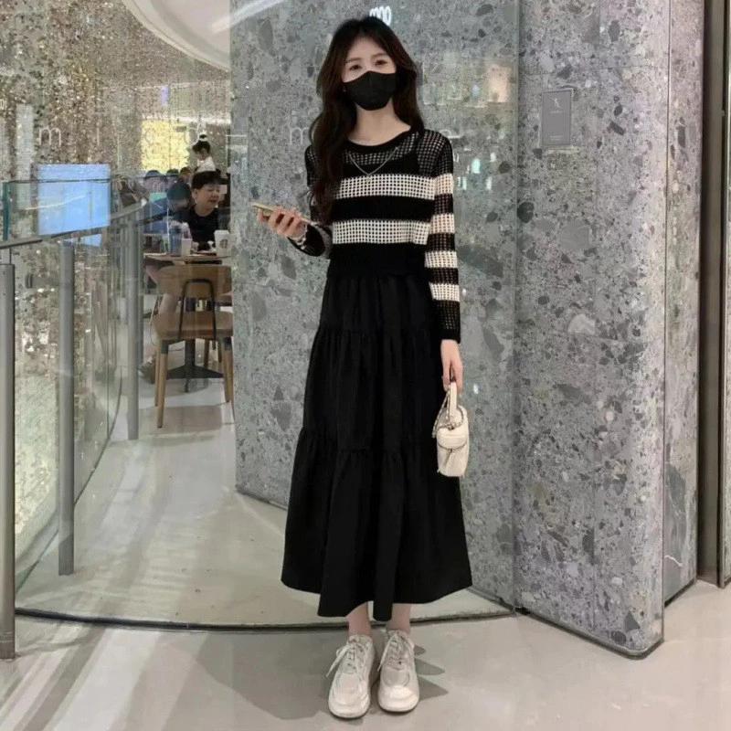Bộ Đồ Đẹp Váy Nữ Mùa Xuân 2025 Phong Cách Mới Rỗng Sọc Áo Len Sling Váy Dài Bộ Đồ Hai Mảnh
