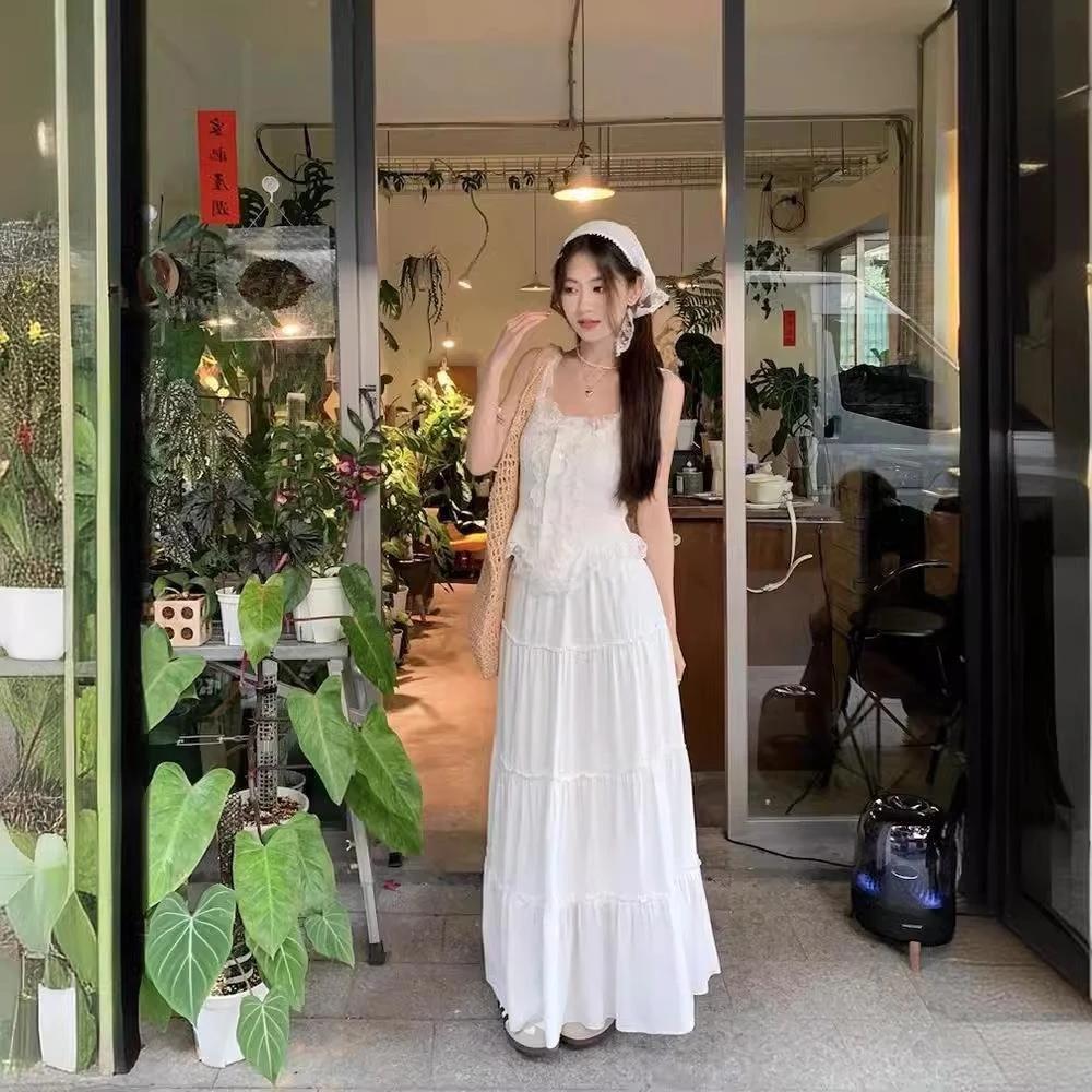 Bộ đồ phong cách nhẹ nhàng mùa hè, áo yếm ren + váy dài