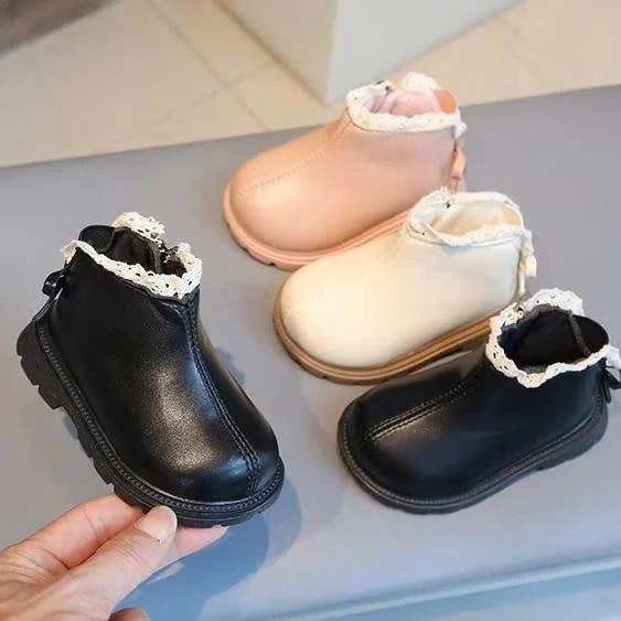 Bốt cổ ngắn phối ren cực xinh cho bé tập đi da mềm êm chân lớp lót mềm mịn size 15-19