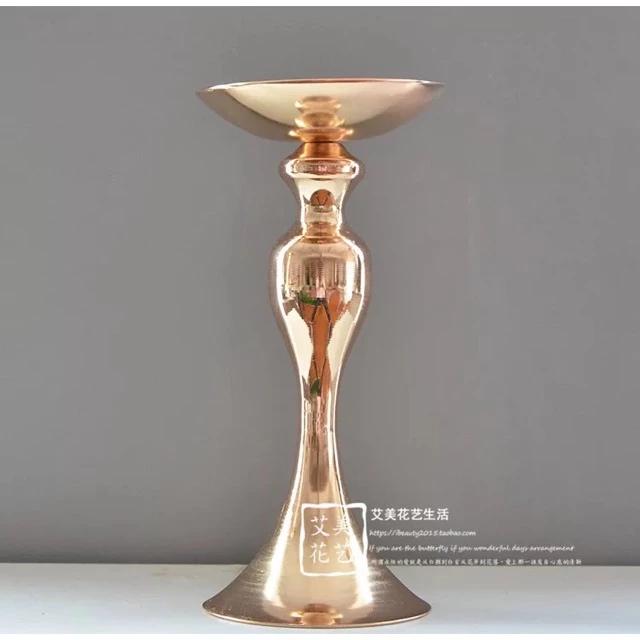 Chân nến vàng