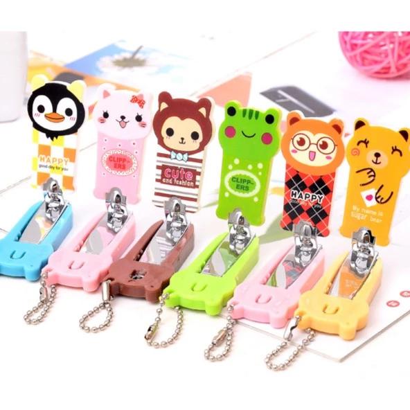 Dụng Cụ Bấm Móng Tay Kiêm Móc Khóa Treo Hình Thú