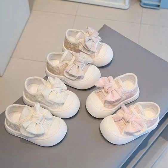 Giày quai dán đính nơ siêu xinh cho bé đế mềm êm chân chống trơn trượt size 19-24