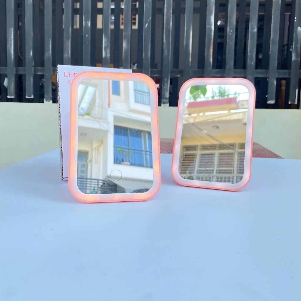 Gương để bàn đèn led, gương trang điểm hình chữ nhật cảm ứng với 3 chế độ sáng