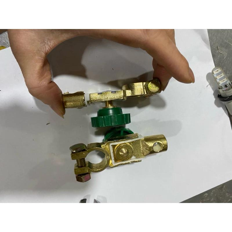 ngắt mát, cắt mát tay tiện dụng trên cọc bình ắc quy xe tải, xe hơi, máy công trình