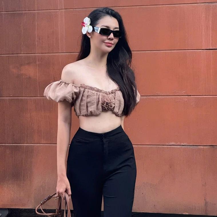 Orli Label | Sienna Shirt | Áo nâu cài hoa croptop